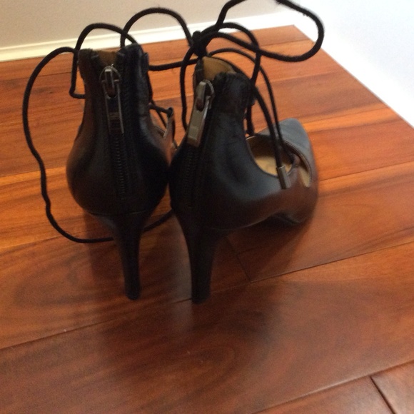 Franco Sarto black leather pointed toe lace up shoes - Picture 5 of 8
